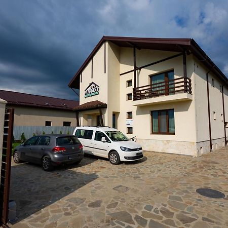 Hotel Pensiunea Mateo Buzău Exterior foto