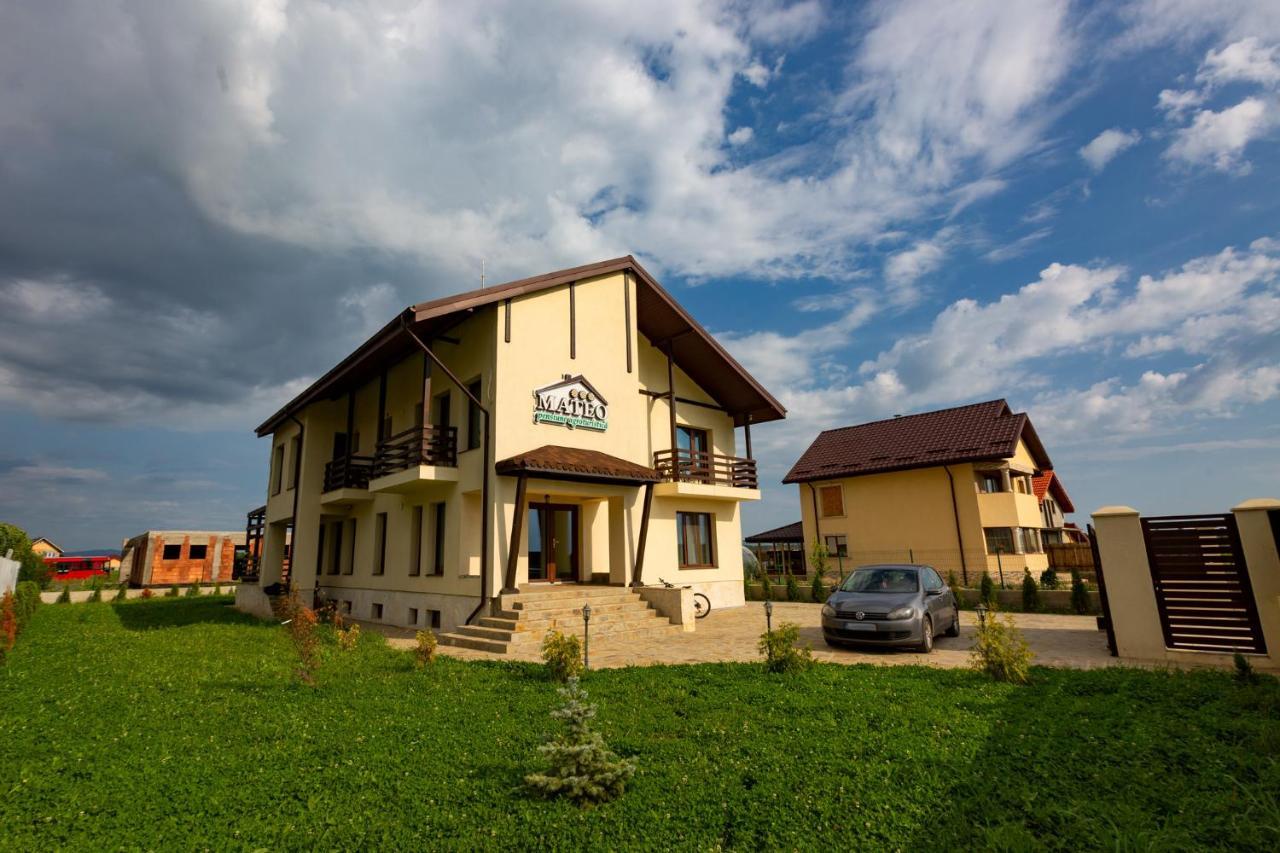 Hotel Pensiunea Mateo Buzău Exterior foto